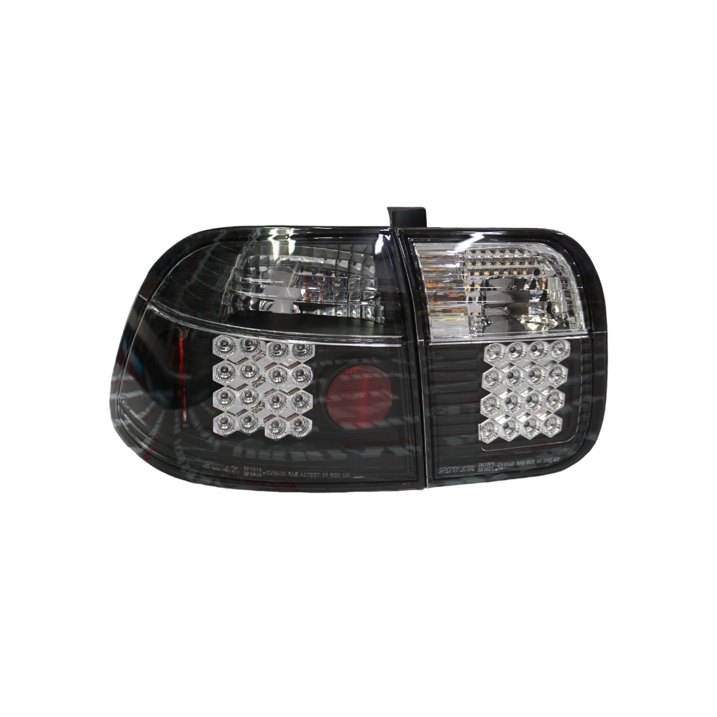DSC06440-Photoroom.jpg Focos traseros LED Honda Civic 96-98 4P fondo negro - Imagen 1